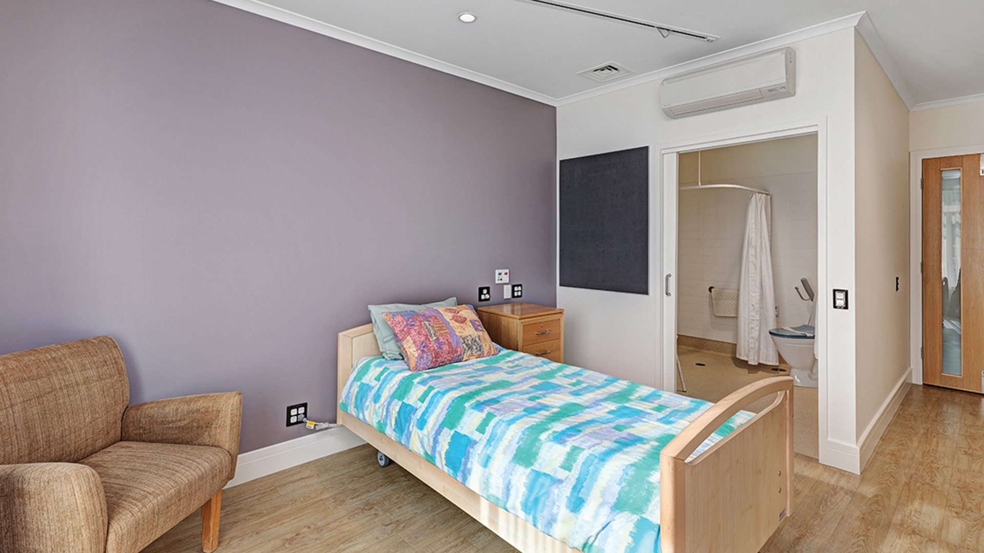 wesley-house-aged-care-bedroom-04