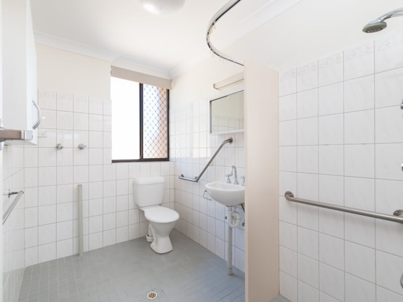 7-Westminster-Bathroom-old-800x600