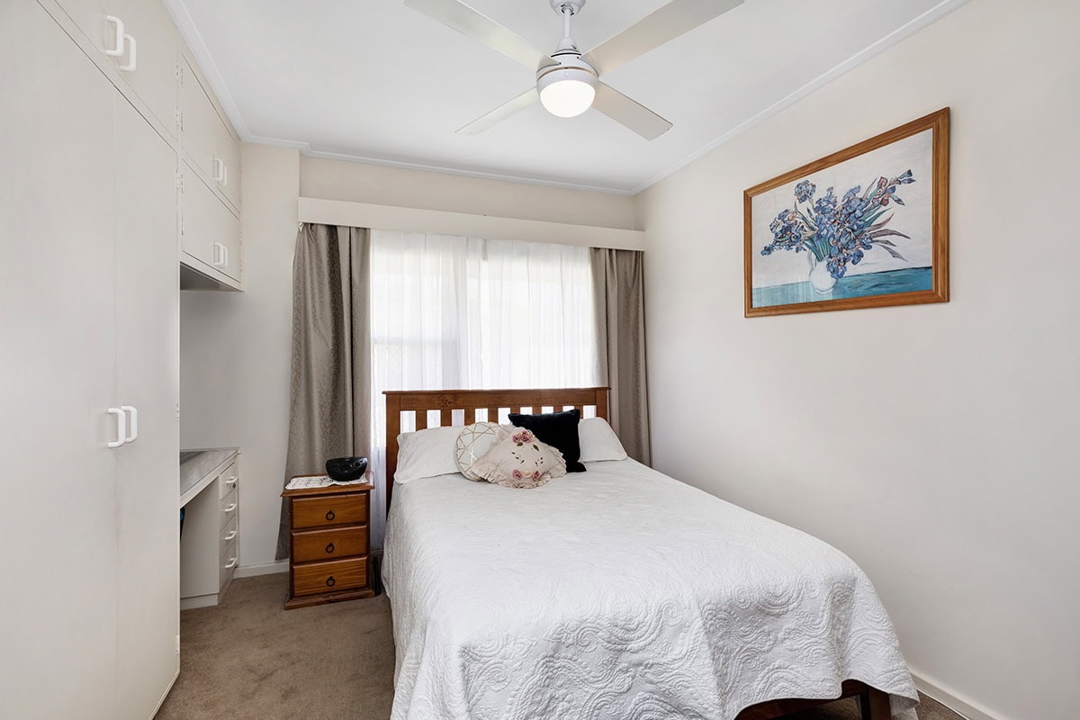 unitingsa-wesley-court-retirement-living-bedroom