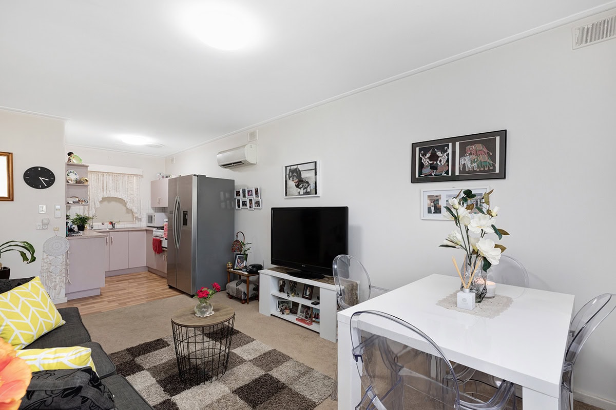 unitingsa-wesley-court-retirement-living-kitchen-dining